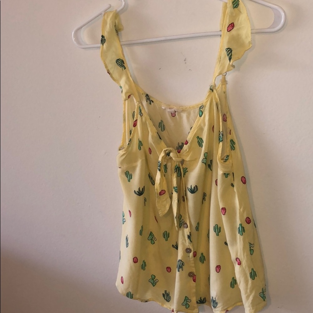 Tie knot cactus shirt